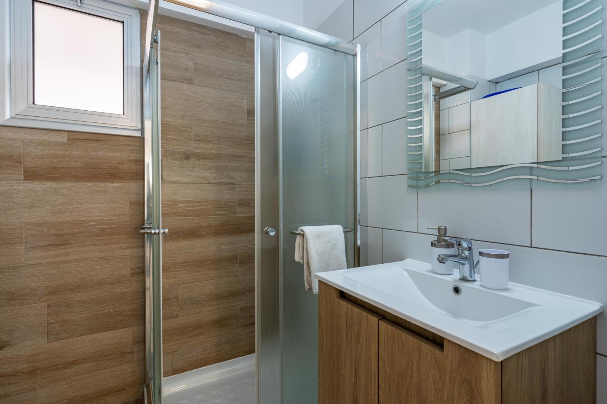 Berries 1-br In Daire